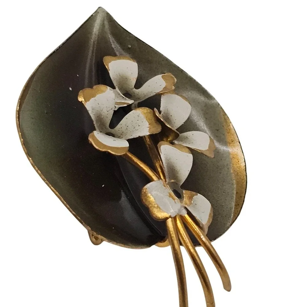 Vintage Enamel Flower Leaf Brooch Lily Pad Green Gold Tone White Floral‎ Pin